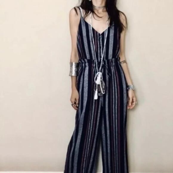 SPLENDID Crosshatch Jumpsuit Striped Tie Waist Stripes Navy Linen NWT SZ Small - Picture 1 of 16
